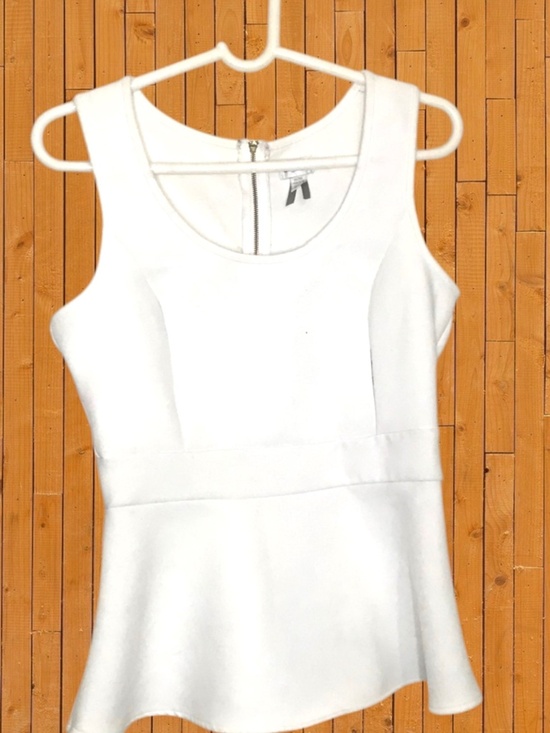 Dynamite Tops - White Peplum Sleeveless Top – Scuba Fabric, Back Zip, Size M